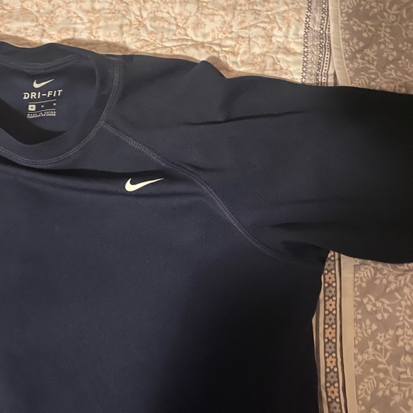 DRI-FIT Short Sleeve. - Picture 3 of 4